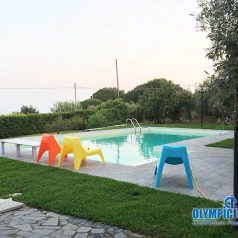 Costruzione Piscina privata skimmer sfioro Aci Castello