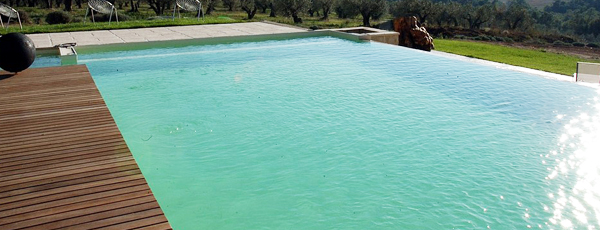 Piscina bordo Sfioro Infinity Cascata